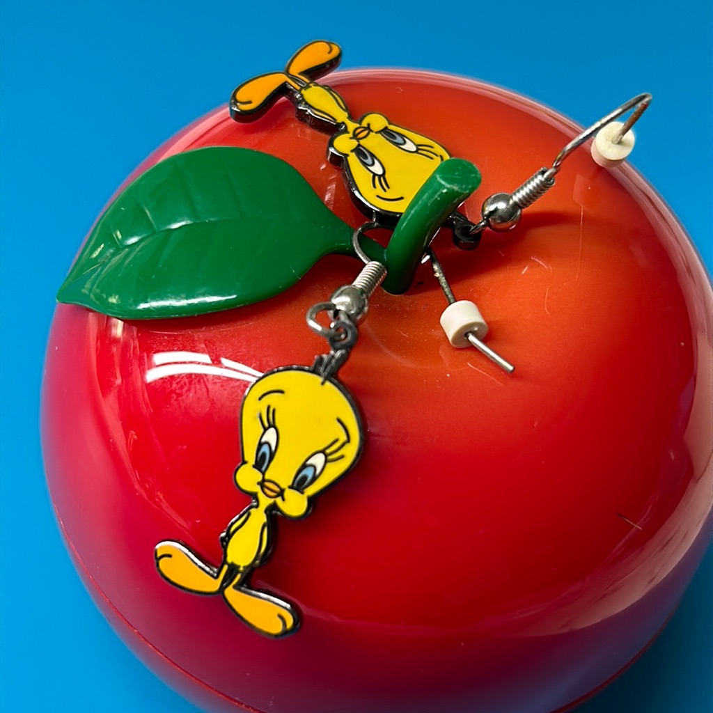 1998 Tweety Charm Earrings 20$